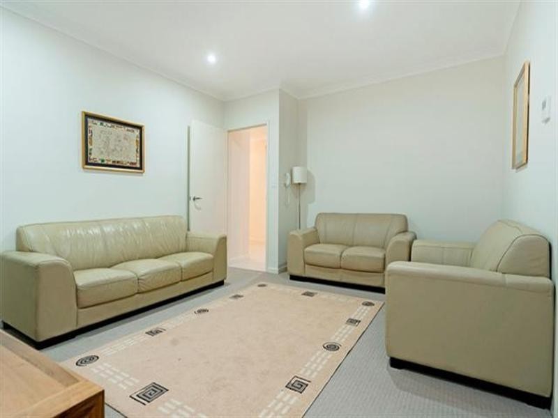 2136 Beaufort Way, Hope Island QLD 4212