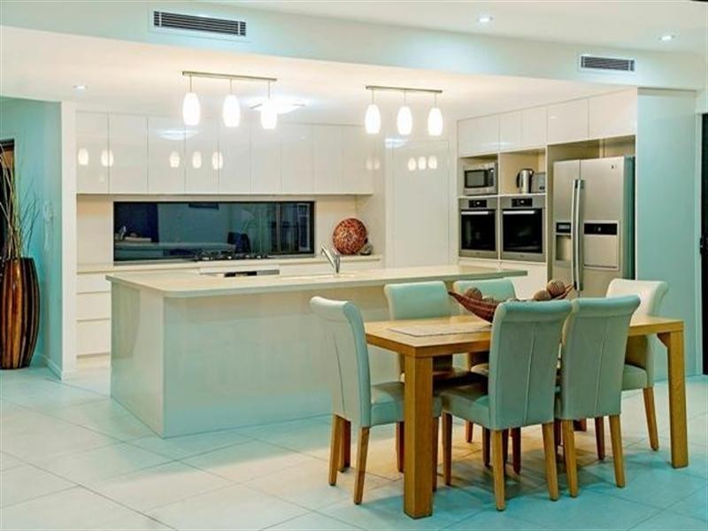 2136 Beaufort Way, Hope Island QLD 4212