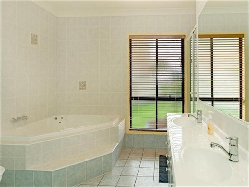 5 Tammy Court, Helensvale QLD 4212