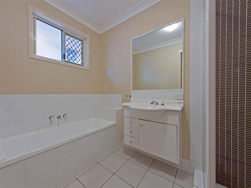 8 Greenridge Street, Oxenford QLD 4210