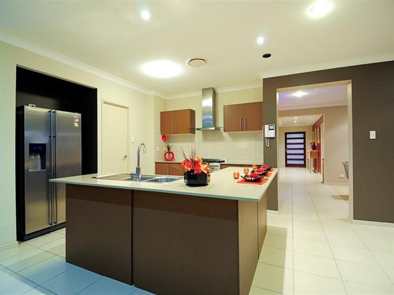 13 Meadow Court, Maudsland QLD 4210