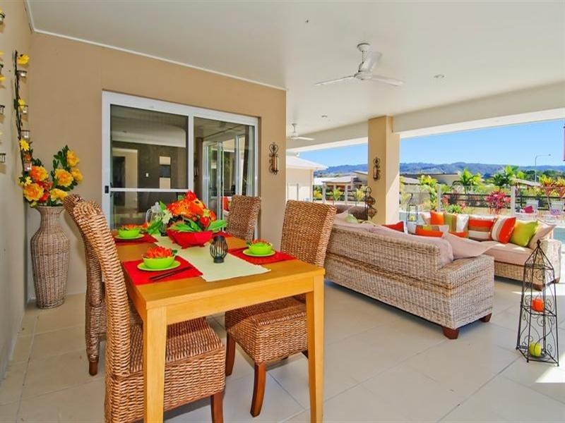 13 Meadow Court, Maudsland QLD 4210