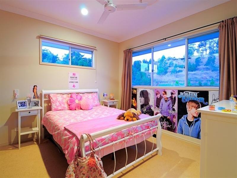 13 Meadow Court, Maudsland QLD 4210