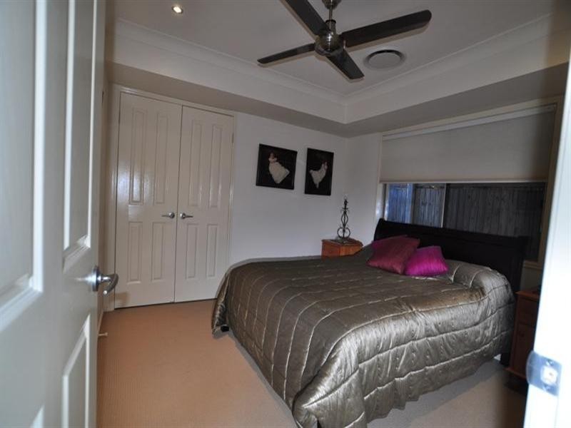 42 Arlene Park Terrace, Helensvale QLD 4212