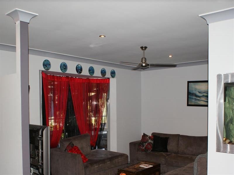 1 Jane Lane, Oxenford QLD 4210