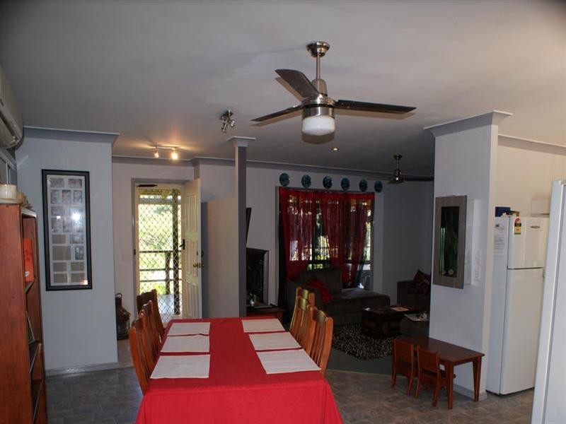 1 Jane Lane, Oxenford QLD 4210