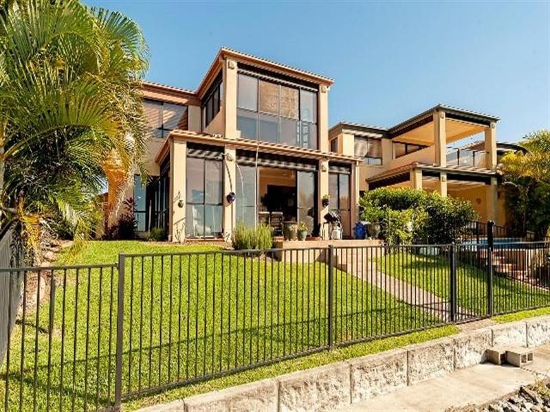 517 Oyster Cove Promenade, Helensvale QLD 4212