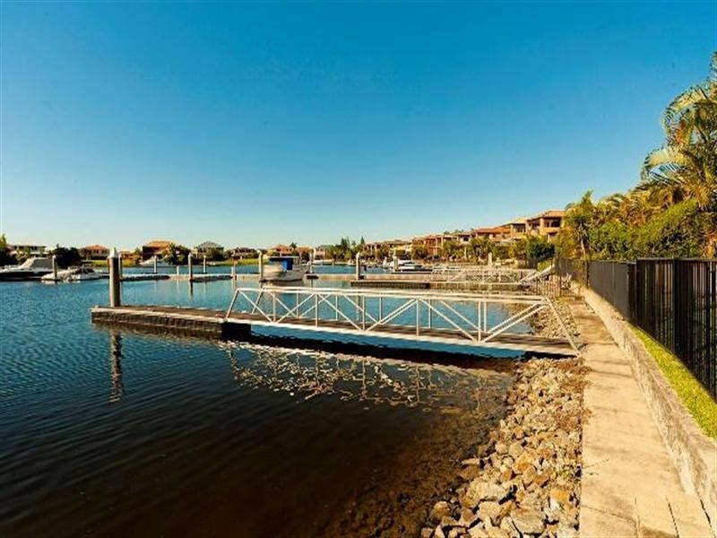 517 Oyster Cove Promenade, Helensvale QLD 4212