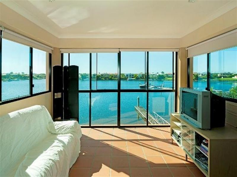 517 Oyster Cove Promenade, Helensvale QLD 4212