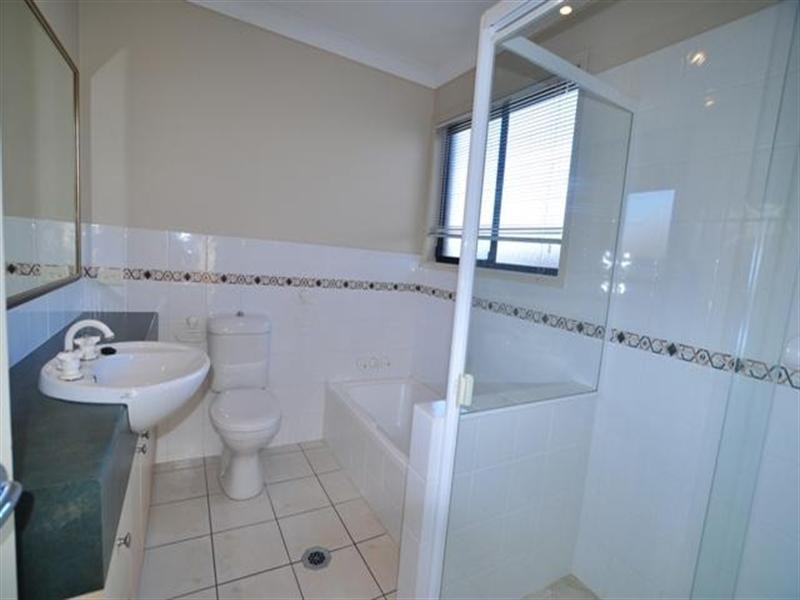 25 Meadowbank Drive, Upper Coomera QLD 4209