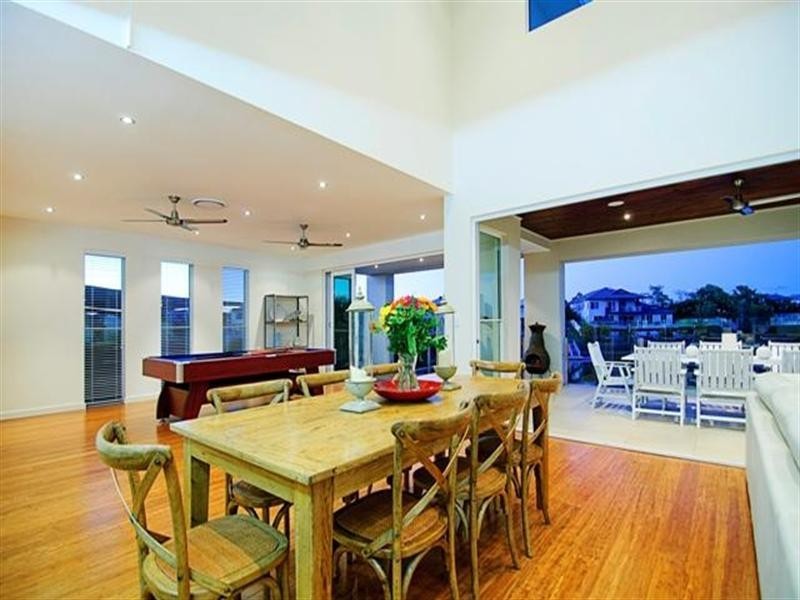 102 Southaven Drive, Helensvale QLD 4212