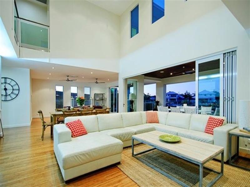 102 Southaven Drive, Helensvale QLD 4212