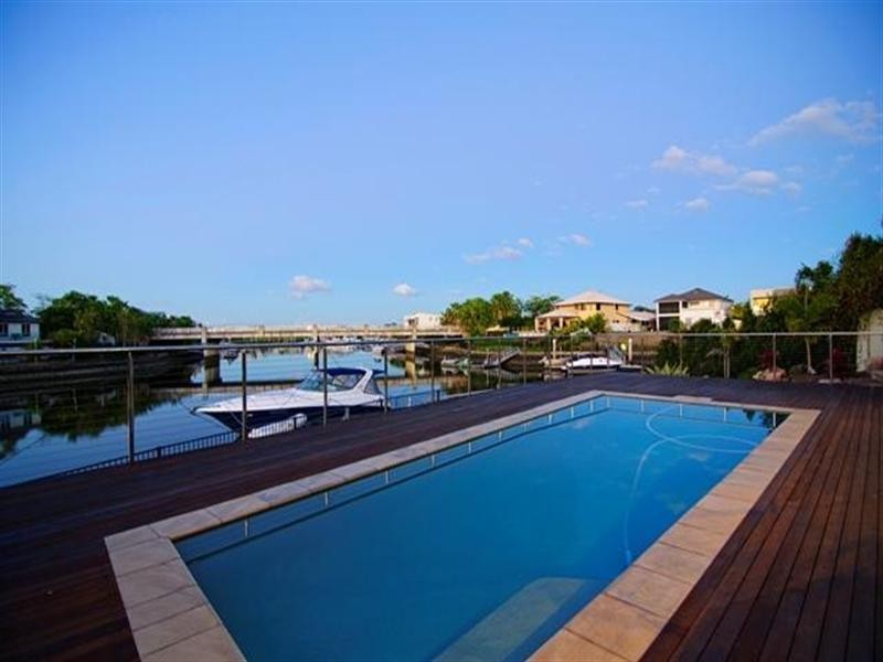 102 Southaven Drive, Helensvale QLD 4212