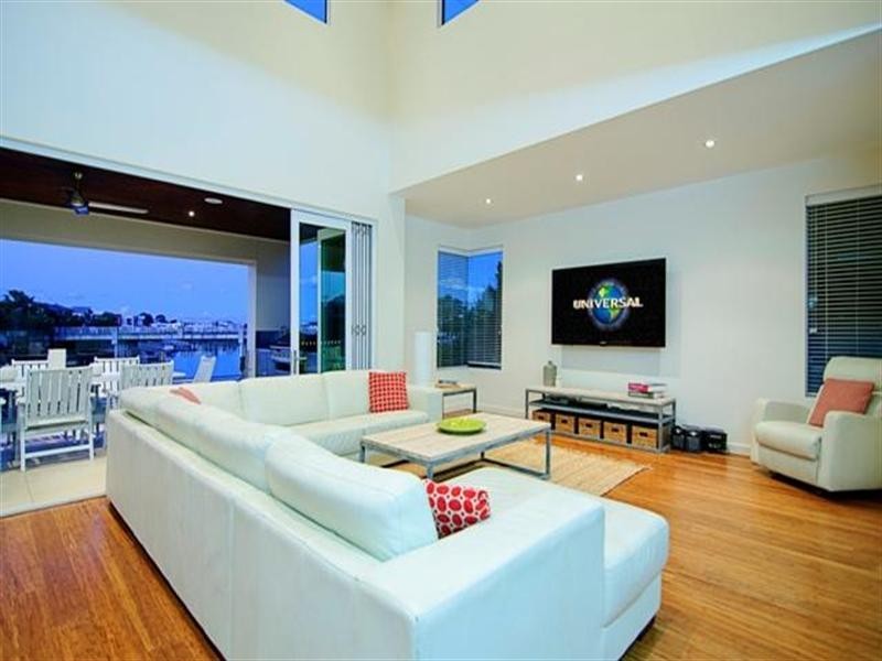 102 Southaven Drive, Helensvale QLD 4212