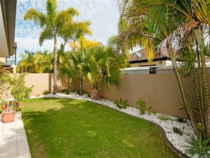 9 Calmwater Crescent, Helensvale QLD 4212