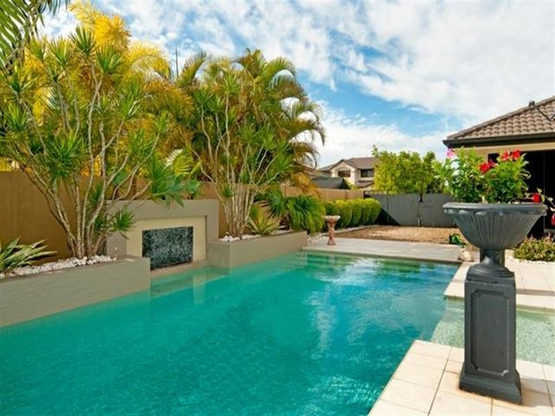 9 Calmwater Crescent, Helensvale QLD 4212