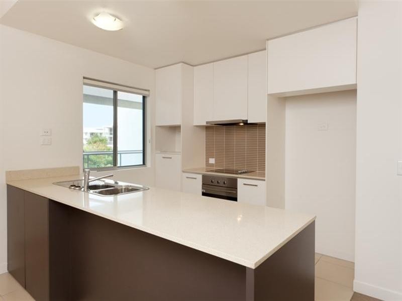 325/64 Sickle Avenue, Hope Island QLD 4212