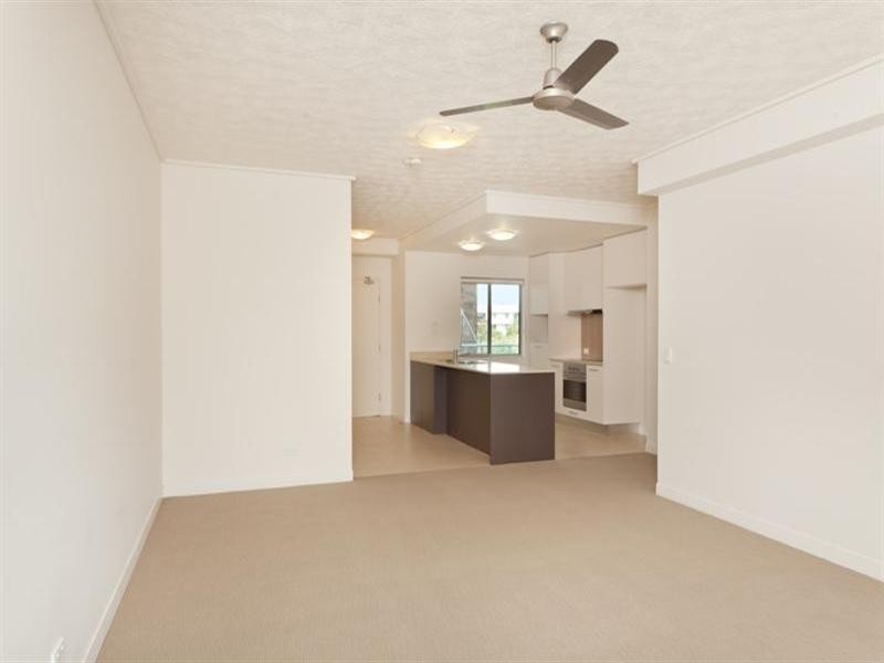 325/64 Sickle Avenue, Hope Island QLD 4212