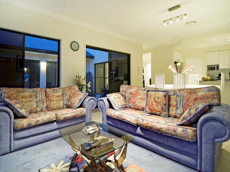 25 River Cove Place, Hope Island QLD 4212