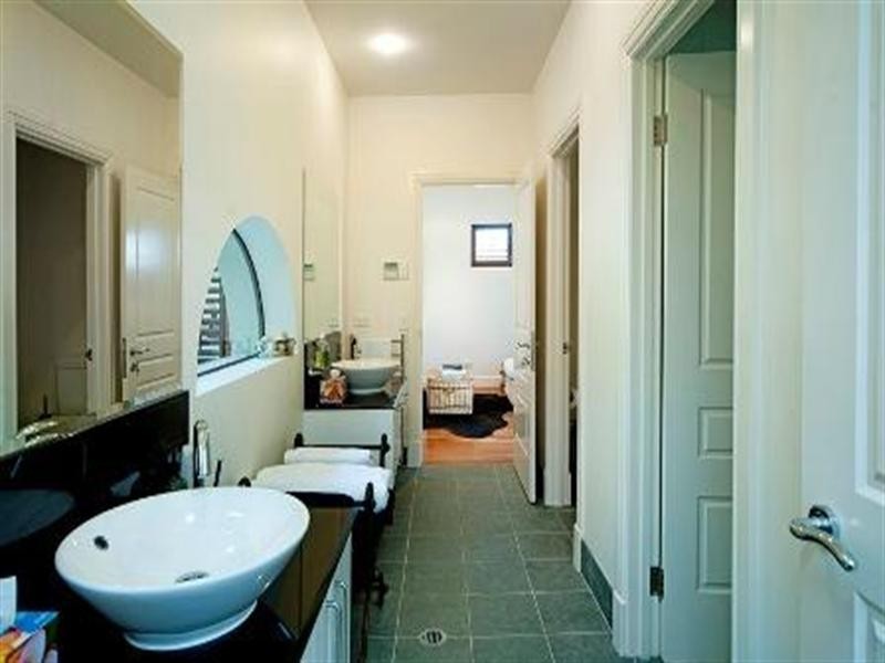 3118 Riverleigh Drive, Hope Island QLD 4212