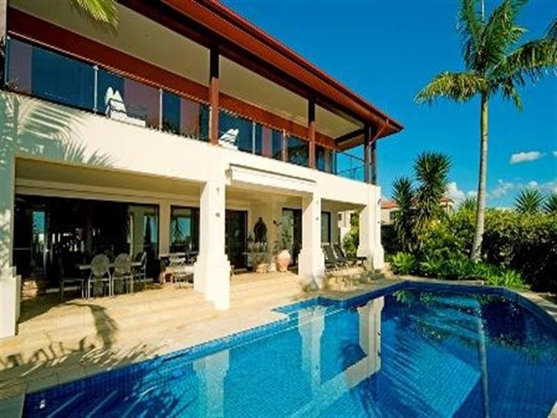 3118 Riverleigh Drive, Hope Island QLD 4212