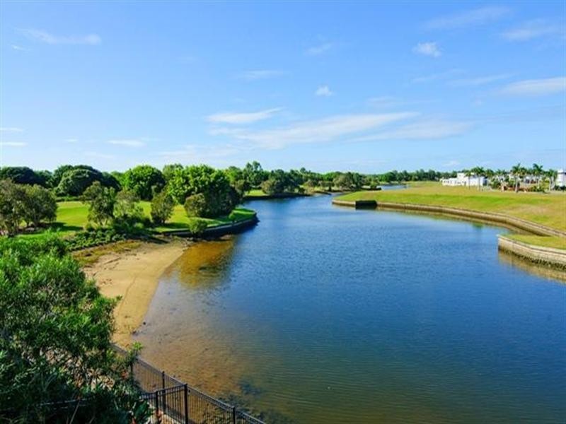 7530 Springfield Drive, Hope Island QLD 4212