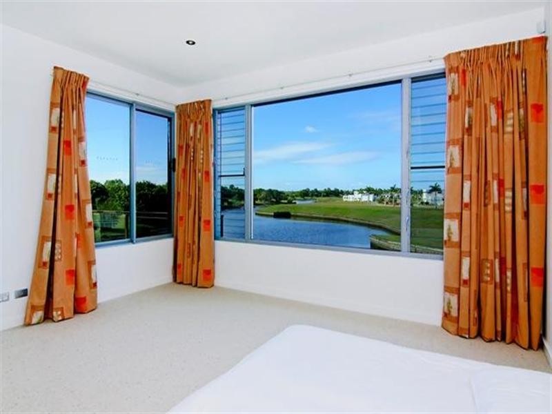 7530 Springfield Drive, Hope Island QLD 4212