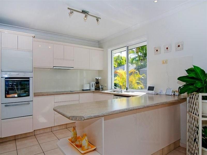 10 Glenwater Crescent, Helensvale QLD 4212