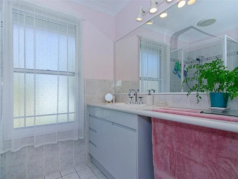 10 Glenwater Crescent, Helensvale QLD 4212