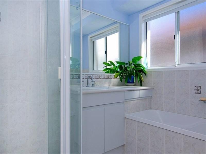 10 Glenwater Crescent, Helensvale QLD 4212