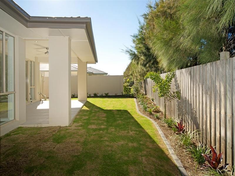 9139 Peter Senior Drive, Hope Island QLD 4212