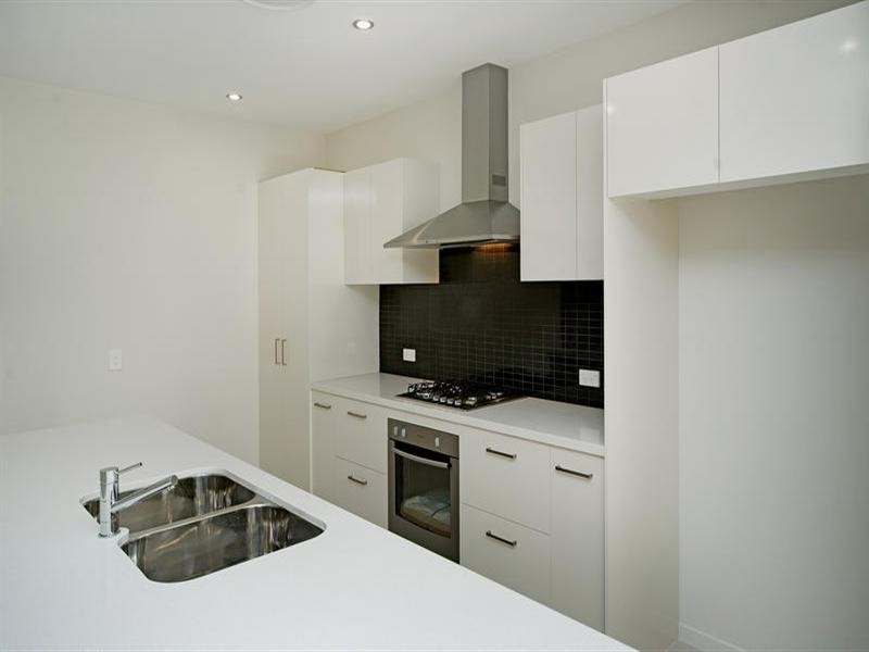 9139 Peter Senior Drive, Hope Island QLD 4212