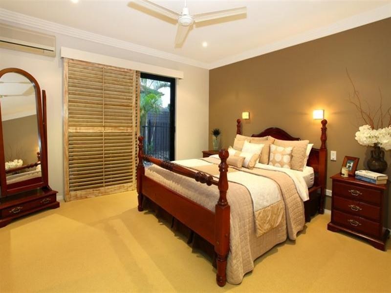 17 Eastbank Terrace, Helensvale QLD 4212