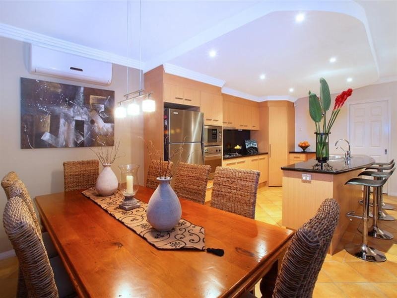 17 Eastbank Terrace, Helensvale QLD 4212