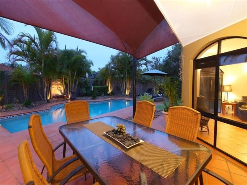 17 Eastbank Terrace, Helensvale QLD 4212