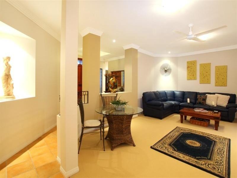 17 Eastbank Terrace, Helensvale QLD 4212