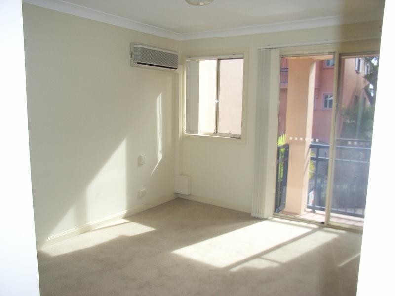 38 John Lund Drive, Hope Island QLD 4212