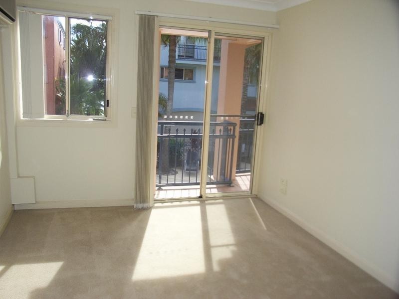 38 John Lund Drive, Hope Island QLD 4212