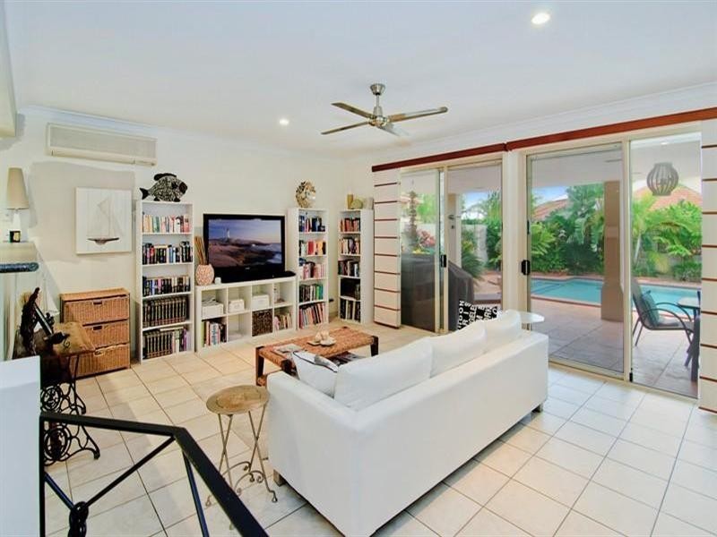 5 Parkwater Point, Helensvale QLD 4212