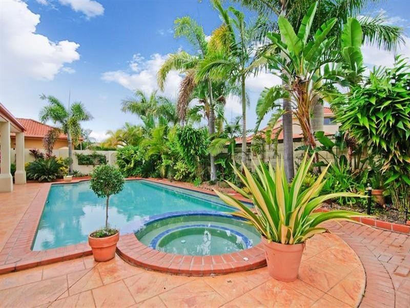 5 Parkwater Point, Helensvale QLD 4212