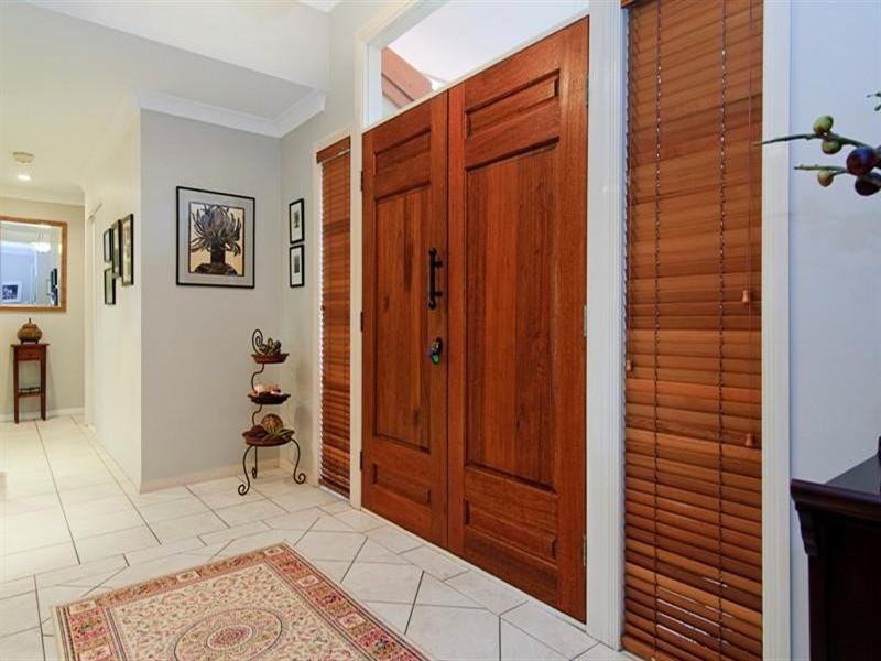 5 Parkwater Point, Helensvale QLD 4212