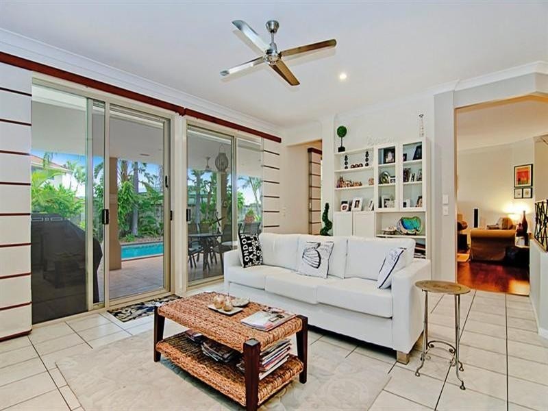 5 Parkwater Point, Helensvale QLD 4212
