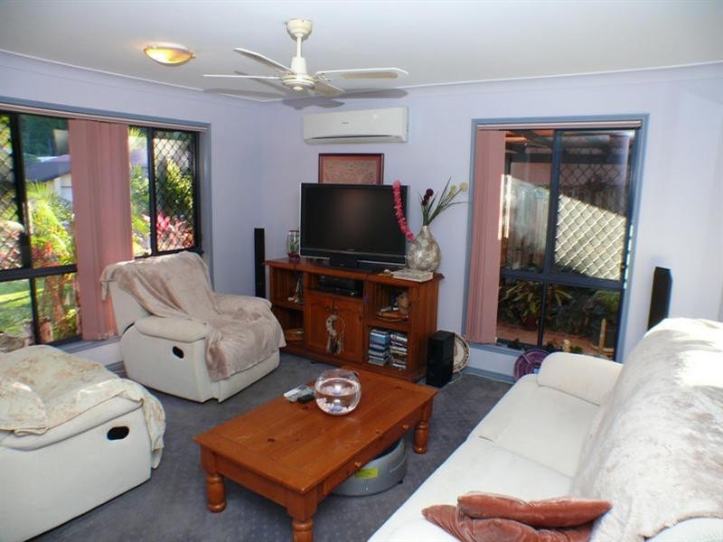 11 Equador Court, Pacific Pines QLD 4211