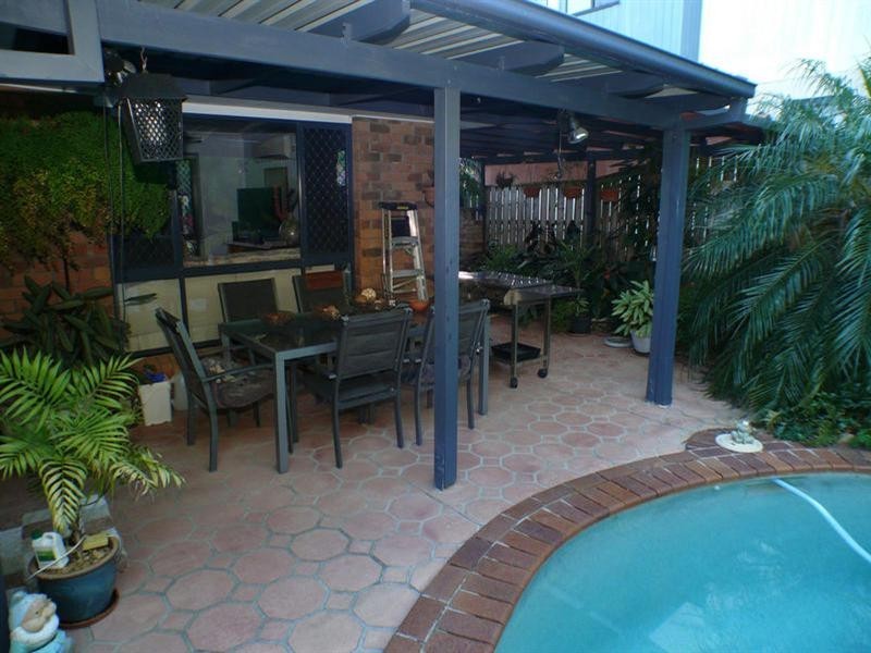 11 Equador Court, Pacific Pines QLD 4211