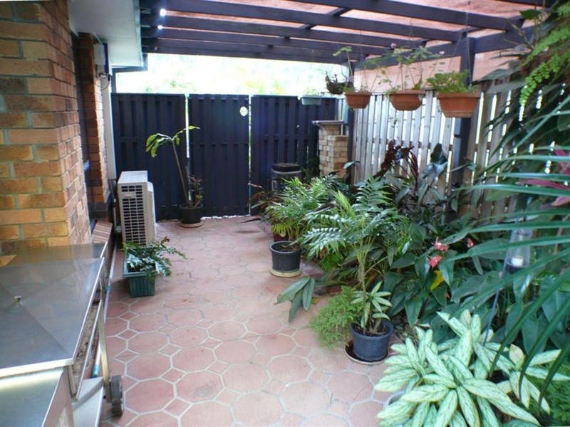 11 Equador Court, Pacific Pines QLD 4211