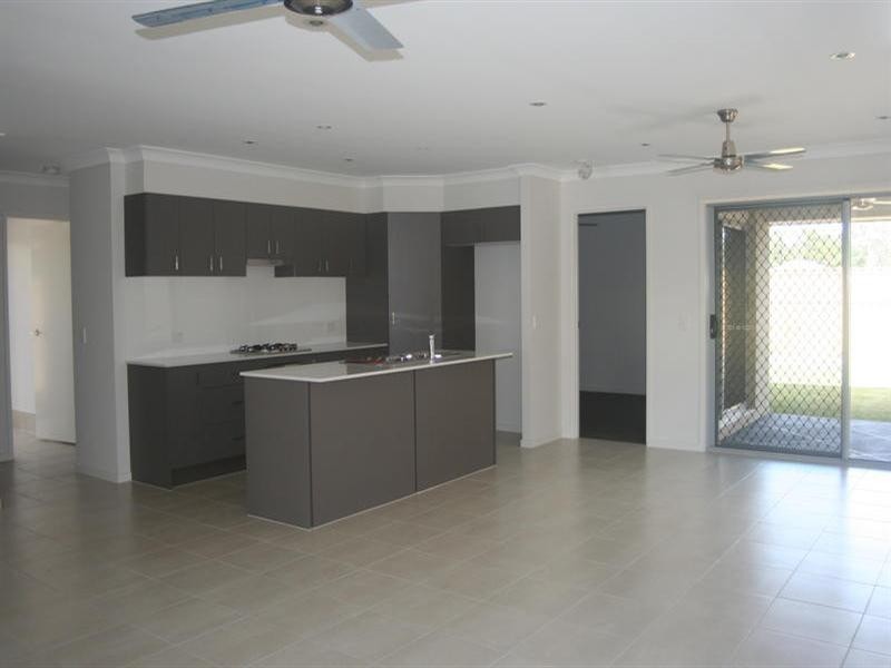 1/18 Millstream Place, Pimpama QLD 4209