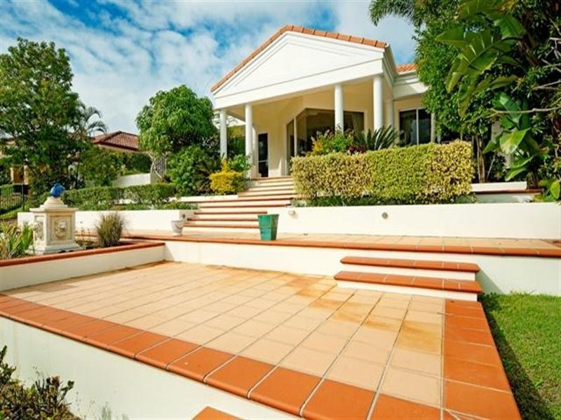 3132 Riverleigh Drive, Hope Island QLD 4212