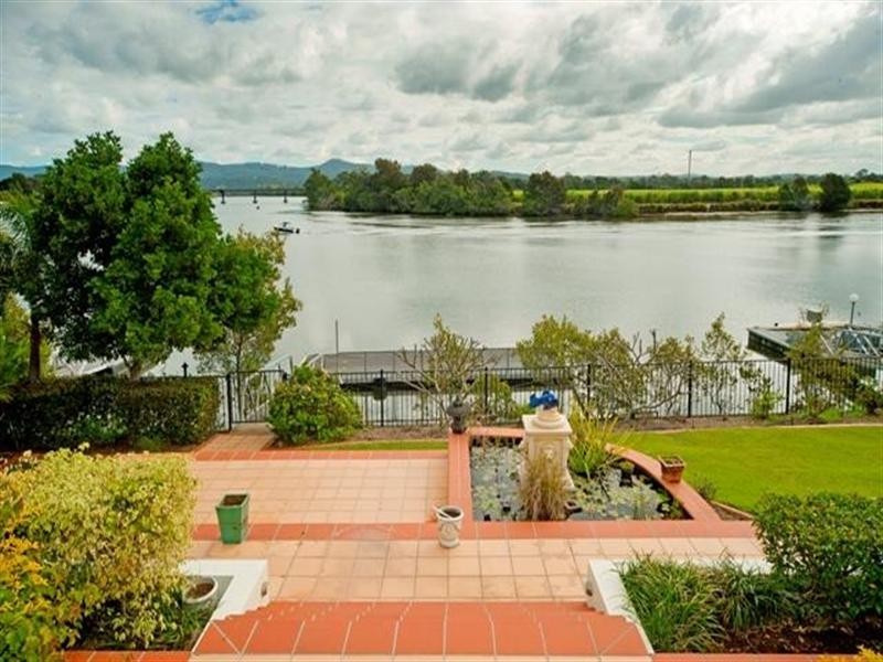 3132 Riverleigh Drive, Hope Island QLD 4212