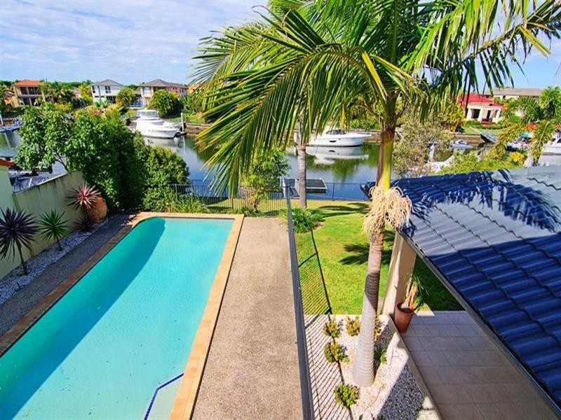 2142 Beaufort Way, Hope Island QLD 4212