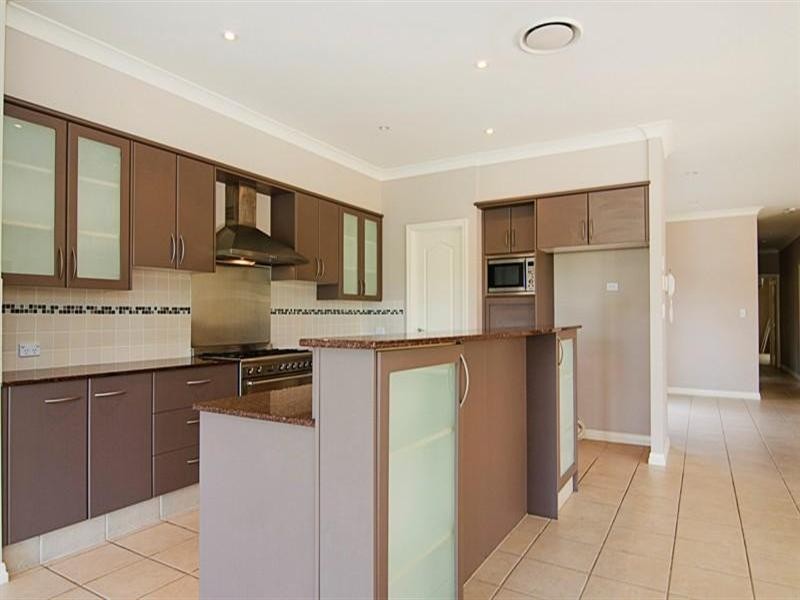 2142 Beaufort Way, Hope Island QLD 4212